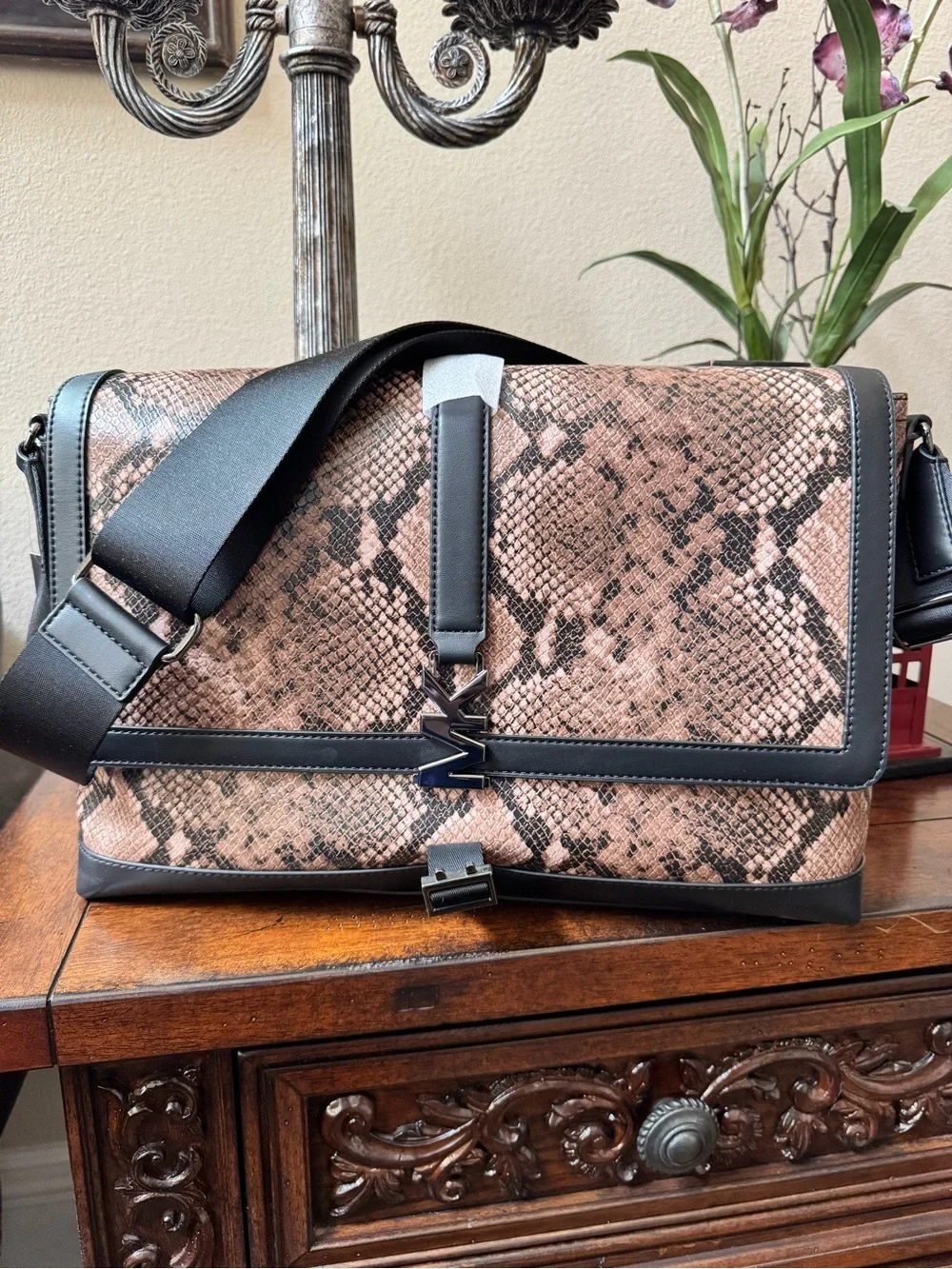 ✅NEW “MK” Driftwood Latch HW Slim Messenger Bag